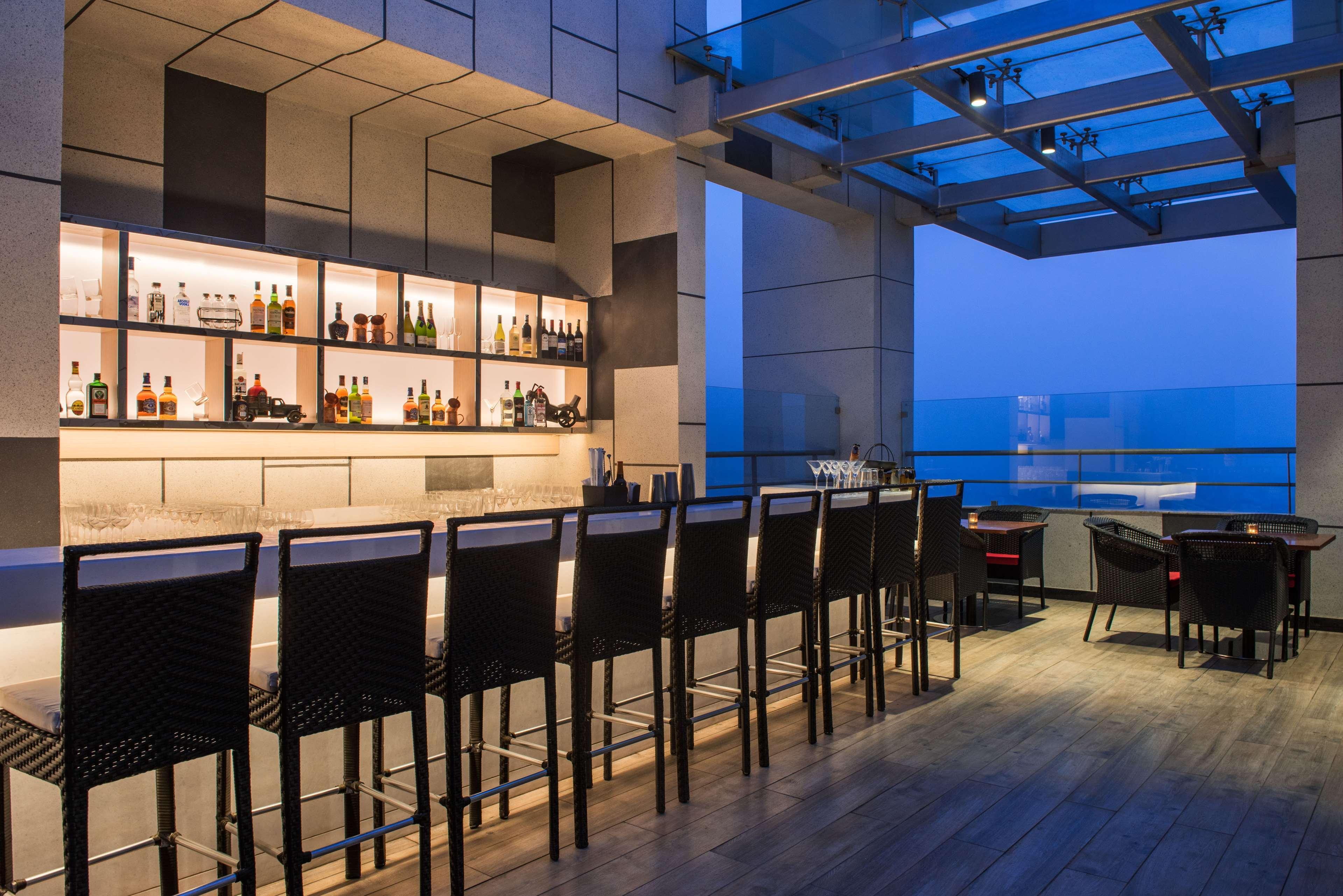 莱克瑙凯悦酒店 勒克瑙 外观 照片 Skyline Bar